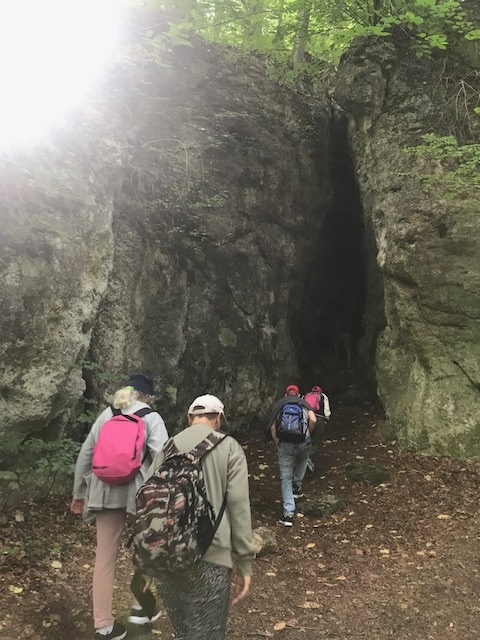 wejście do jaskini