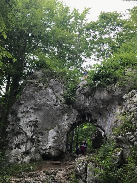 zdjęcie dziury w jaskini 